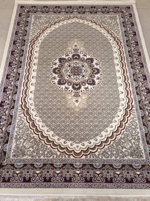 Isfahan Oval Medallion Rug — Ivory/Taupe & Wine