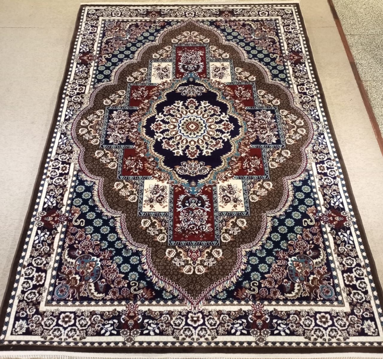 Isfahan Royal Medallion Rug — Navy/Teal/Maroon (Scalloped Frame)