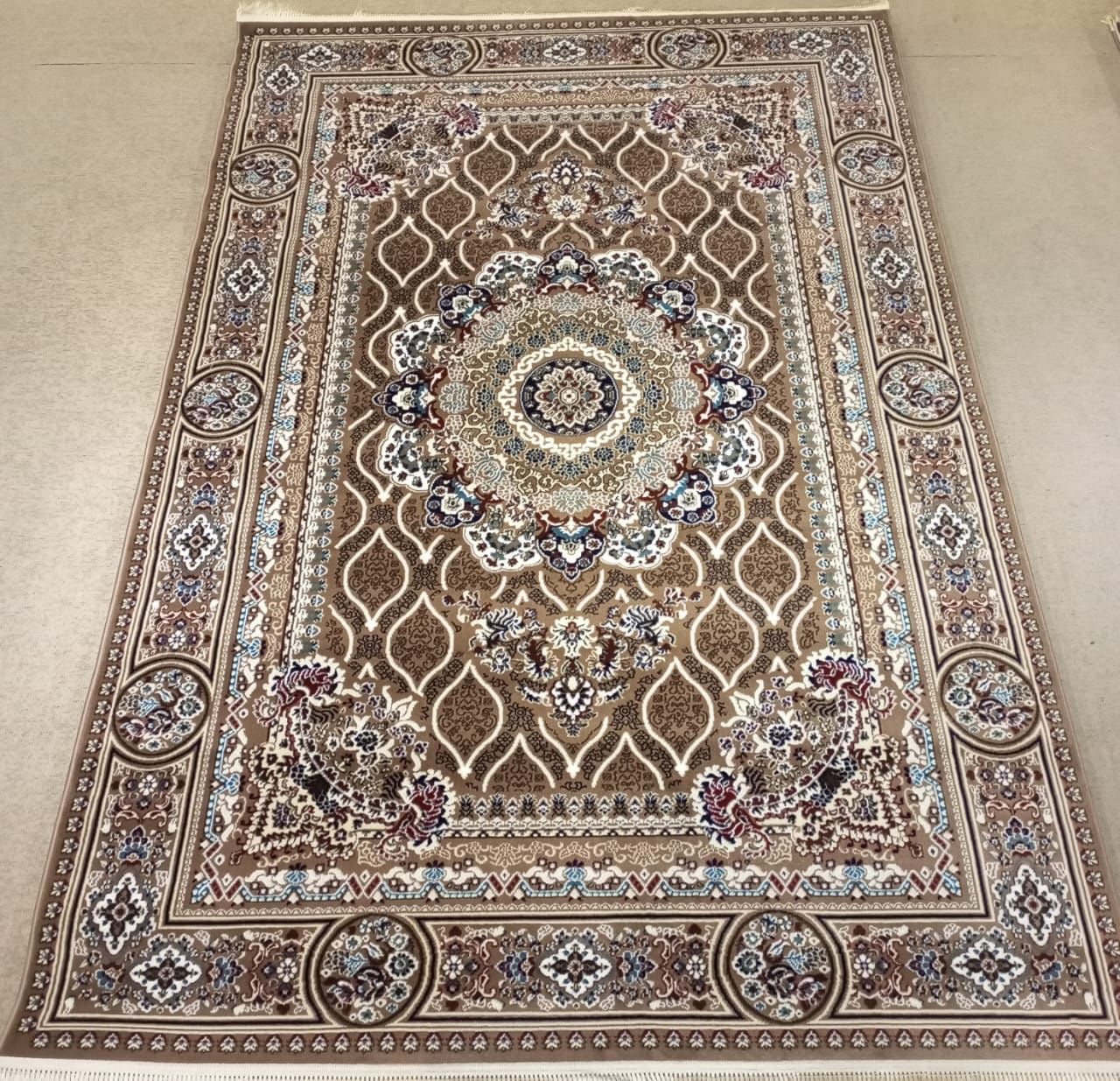 Isfahan Lattice Medallion Rug — Taupe/Beige & Ivory