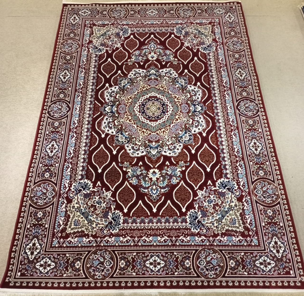 Royal Persian Style Area Rug – Maroon & Ivory (Traditional Medallion Design)