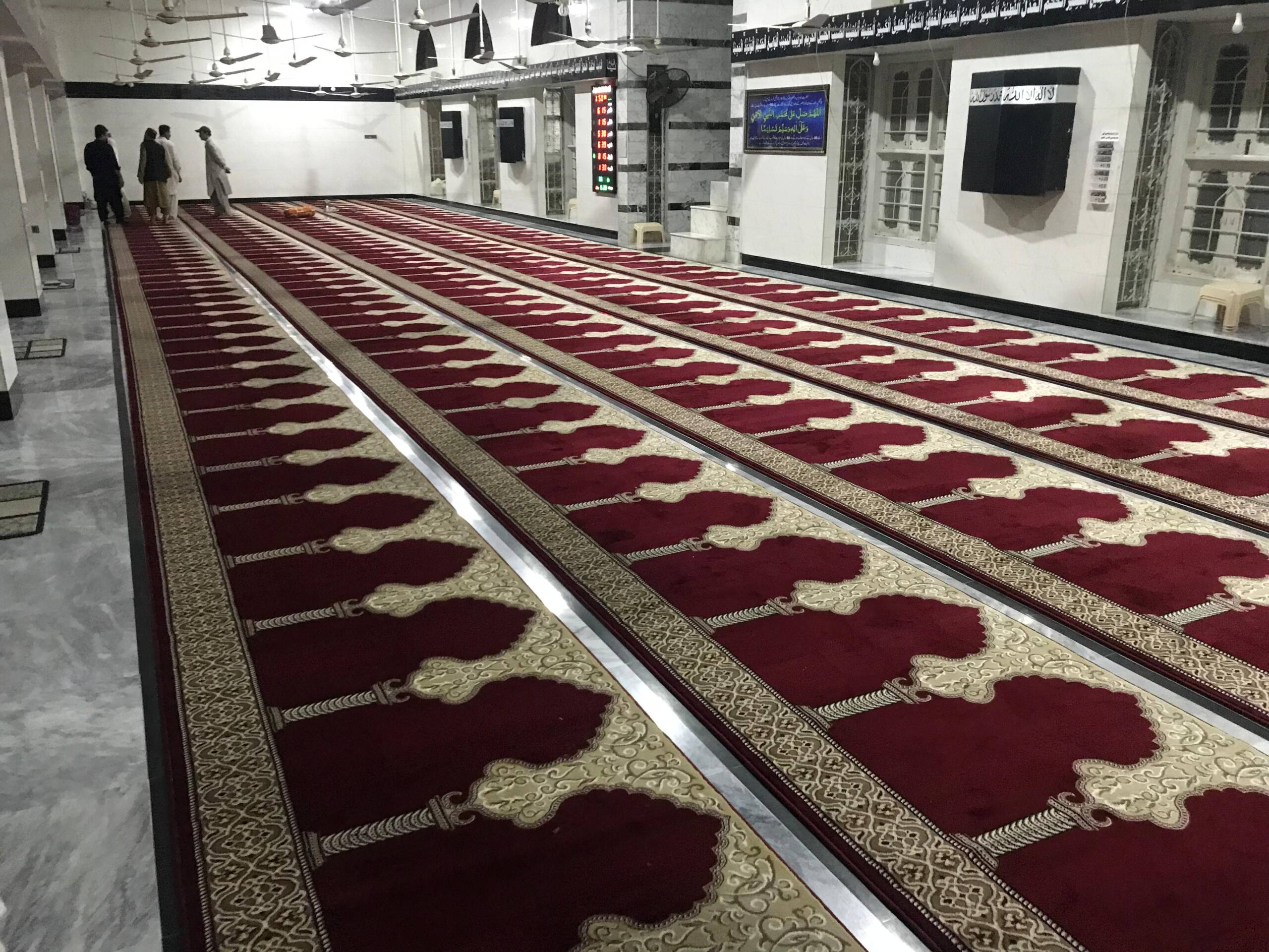 Masjid Saff Runner Carpet — Burgundy & Gold Mihrab (120 cm Width)