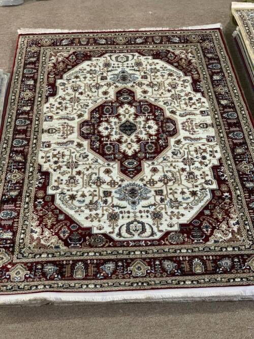 Palace Medallion Rouge