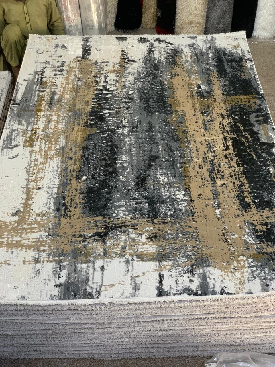 Modern Abstract Distressed White/Cream