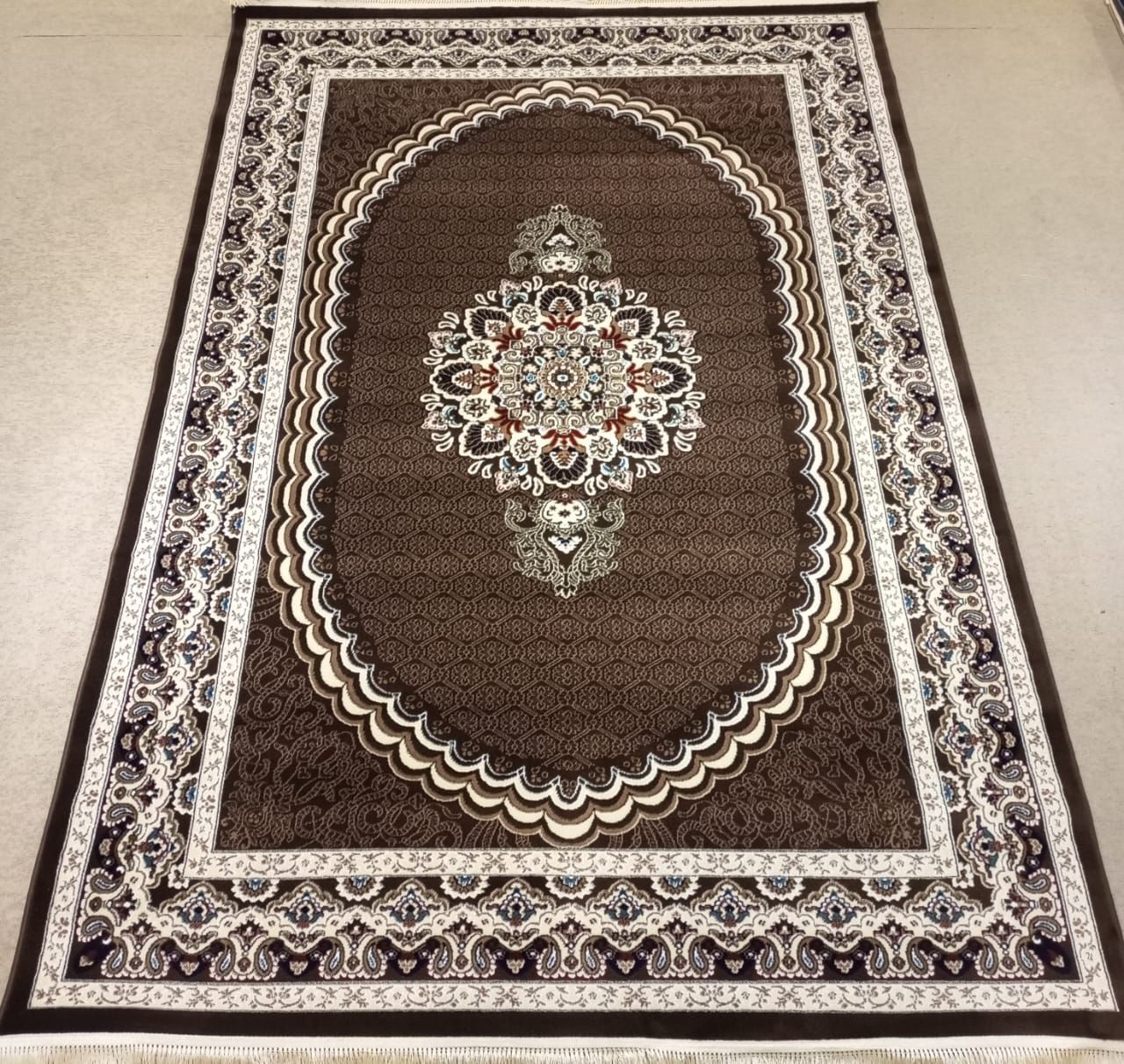 Isfahan Oval Medallion Rug — Coffee Brown/Ivory